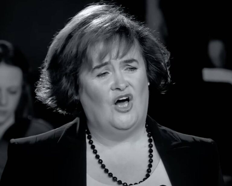 Susan Boyle interpretează „Unchained Melody”, un cântec de neuitat care provoacă fiori pe șira spinării oricui îl ascultă.