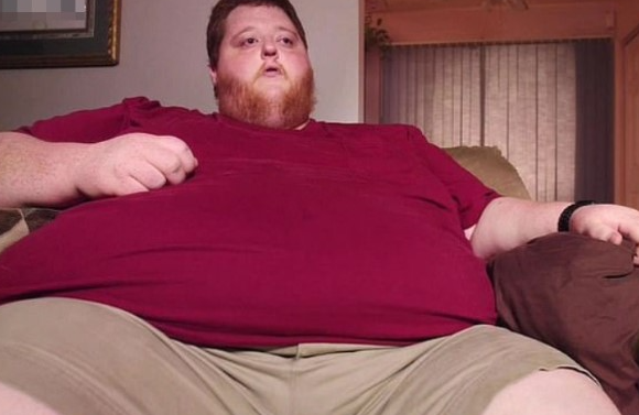 Un tânăr care cântărea 310 kg a slăbit mai mult de 200 kg și s-a transformat într-un bărbat chipeș: uimitorul său