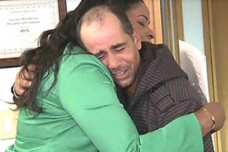 După ce a găsit un cec în valoare de 10 000 de dolari, omul fără adăpost a decis să îl returneze proprietarului, deoarece descoperise ceva mai valoros decât banii.