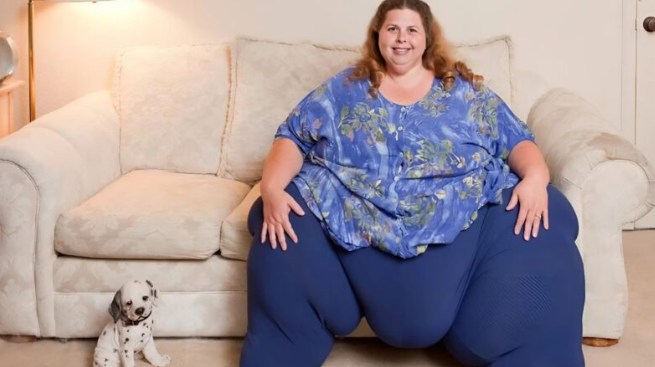 În urmă cu câțiva ani, această femeie cântărea aproape 320 kg, dar a slăbit considerabil și acum este de nerecunoscut.