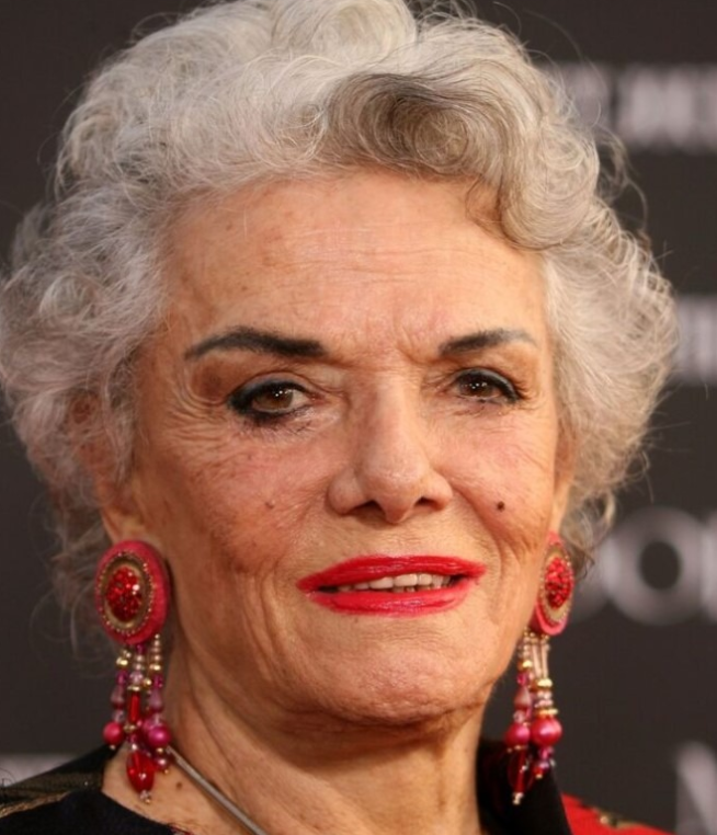 Bătrânețea nu-i cruță nici pe cei mai frumoși: Timpul și-a lăsat amprenta asupra acestei legende a Hollywood-ului, schimbând-o într-un mod greu de recunoscut.
