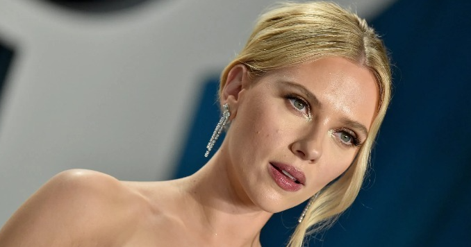 Când paparazzi-ul a apărut la momentul nepotrivit: reacția fanilor când au văzut fotografia cu Scarlett Johansson în bikini.