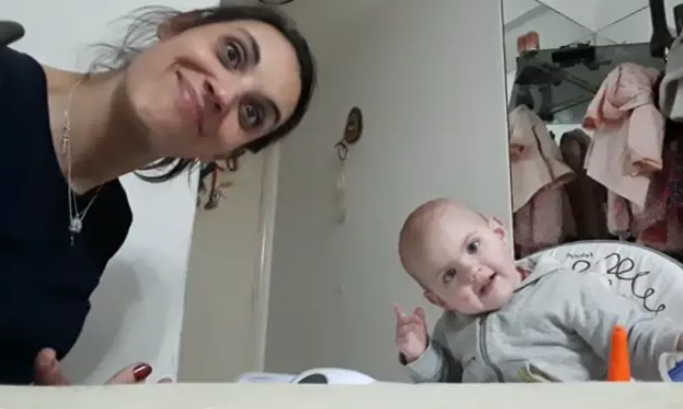 O ceartă irezistibilă între mamă și copil: videoclip viral cu peste 2 milioane de vizualizări online
